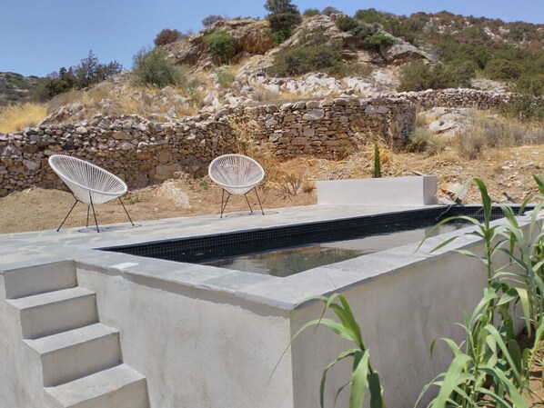 Property grounds - Cycladic house, swimming pool, 10-minute walk to the beach (Galissas)