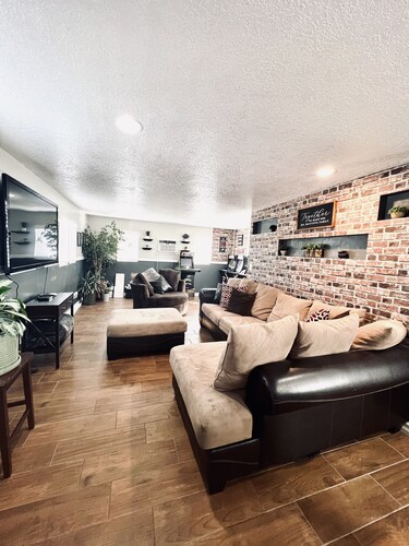 Cozy And Private APT With Amazing Sandia Views!!!