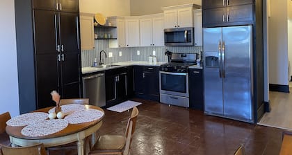 Historic 1 bd/br in 1920's Chevy Dealership apt. 4
