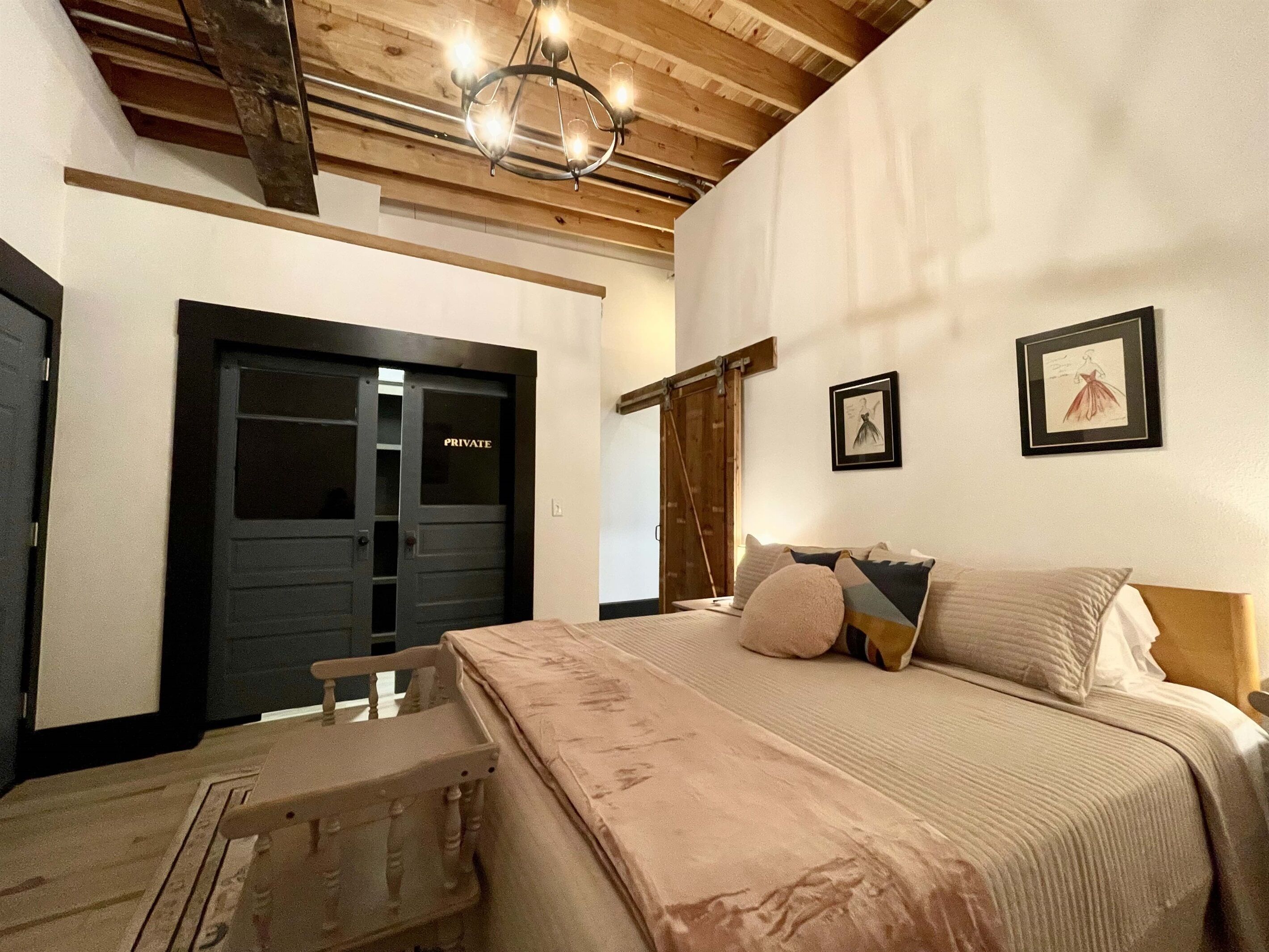 1 chambre, bureau, fer et planche à repasser, Wi-Fi gratuit