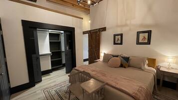 1 bedroom, desk, iron/ironing board, free WiFi