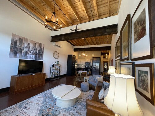 Historic 1 bd/br in 1920's Chevy Dealership apt. 4