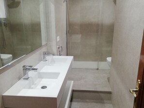 Regadera y bidet 