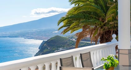 Family villa with private heated pool and ocean views