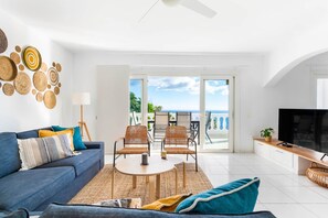 Living area - Family villa with private heated pool and ocean views (Tabaiba)