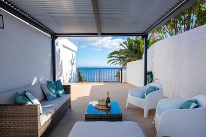 Family villa with private heated pool and ocean views