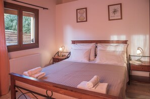 2 chambres, fer et planche à repasser, Wi-Fi gratuit, draps fournis