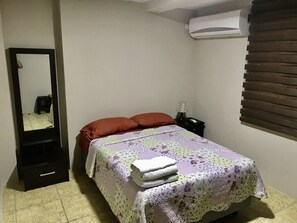1 Schlafzimmer, Bügeleisen/Bügelbrett, kostenloses WLAN, Bettwäsche