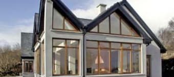 Bright, 4 Double Bedrooms Sleeps 10, Pool Table