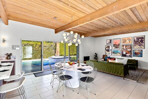 Interior - Mid Century Mood House – Sunmor Alexander Home (Palm Springs)