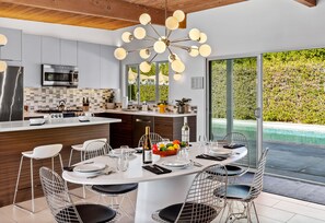 Dining - Mid Century Mood House – Sunmor Alexander Home (Palm Springs)