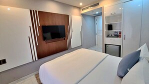 Superior Double Room | Desk, laptop workspace, free WiFi - HANZ The Moon Hotel 1 (Ho Chi Minh City)