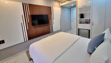 Desk, laptop workspace, free WiFi