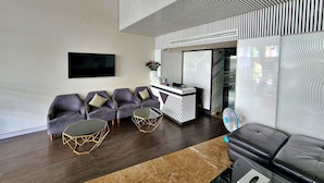 Reception - HANZ The Moon Hotel 1 (Ho Chi Minh City)