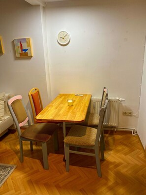Dining - Ferienwohnung Greiz W2 (Greiz)