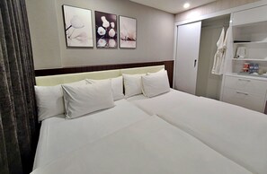 Chambre supérieure double | Bureau, espace de travail pour ordinateurs portables
