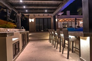 Terrace/patio - Luxurious home in Diamante Resort with amazing pool, hot tub, space and location (Cabo San Lucas)