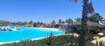 Luxurious home in Diamante Resort with amazing pool, hot tub, space and location