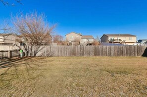 Property grounds - Get-away to The Good Life! (Papillion)