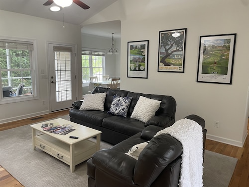 Pristine Pinehurst #6 home - Gated backyard - 2 min to courses. Handicap Access