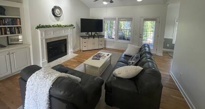 Pristine Pinehurst #6 home - Gated backyard - 2 min to courses. Handicap Access