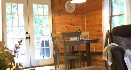 Fallen Leaf Cabin-Secluded and peaceful cabin in the Hocking Hills