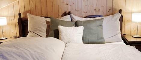 3 Schlafzimmer, Reisekinderbett, kostenloses WLAN, Bettwäsche