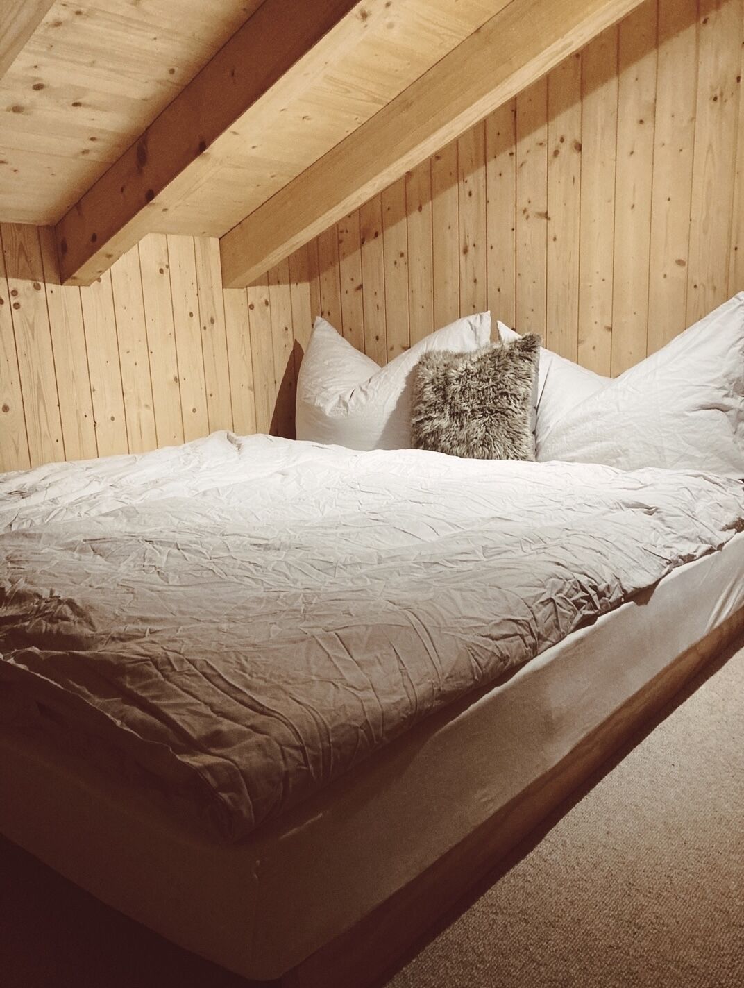 3 quartos, berço de viagem, Wi-Fi de cortesia, roupa de cama