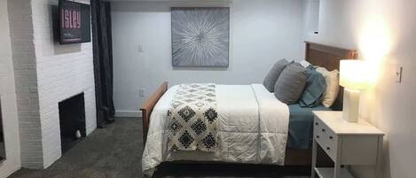 Desk, iron/ironing board, WiFi