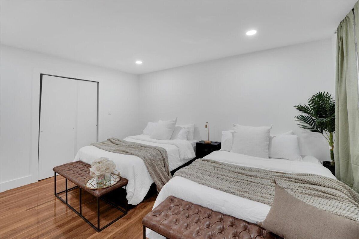  Posh Living Condo sleeps 7
