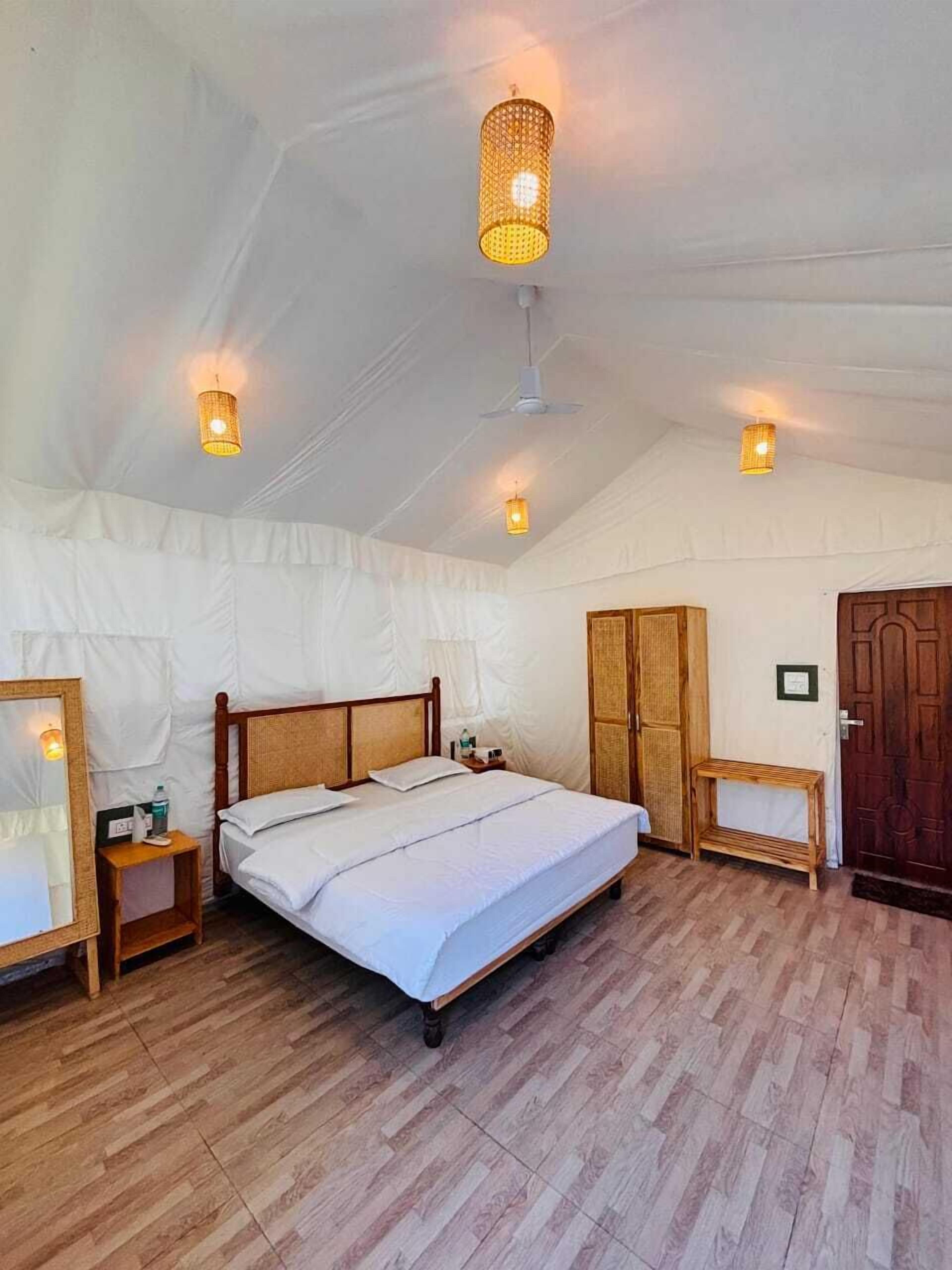 Tienda de lujo | Wifi gratis y ropa de cama