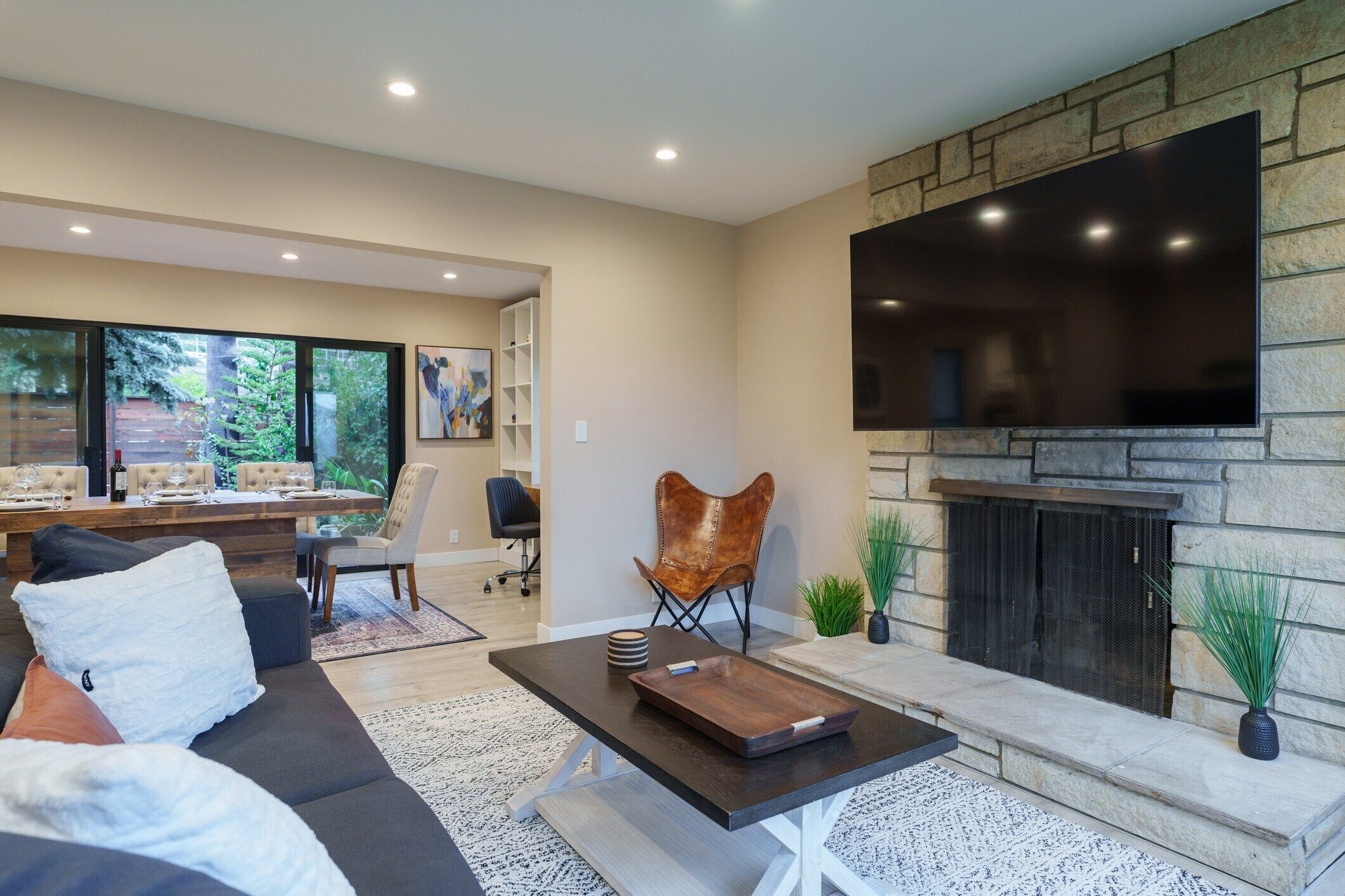 Modern Home in the Hills of La Crescenta