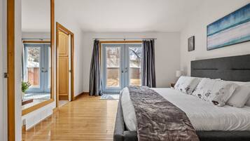 5 bedrooms, desk, free WiFi, bed sheets