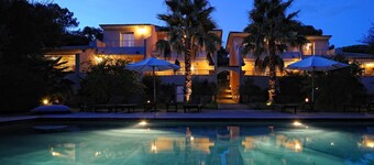 Charming*** villa with heated pool, close to town center