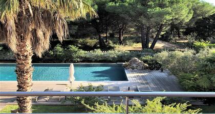 Charming*** villa with heated pool, close to town center