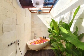 Shower - UB2002 - 2 Bedroom Private Villa Ubud (Bali)