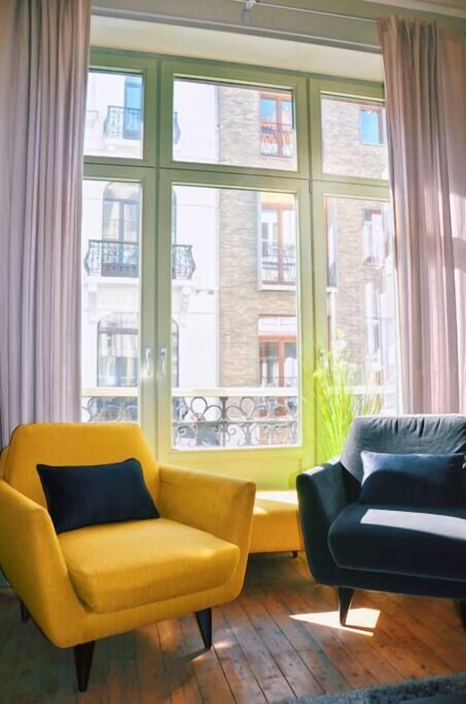 Televisie en een open haard