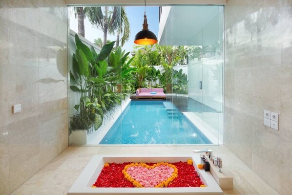 Outdoor pool - KL3001 - Romantic 3 Bedroom Villa Legian (Bali)
