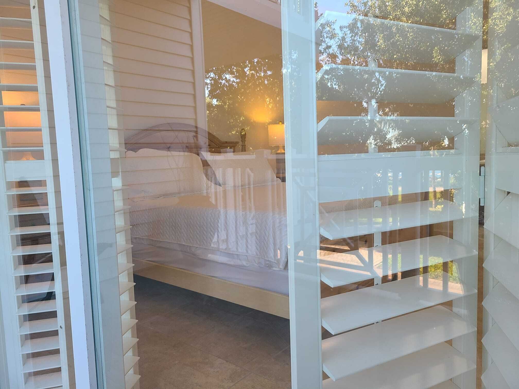 2 bedrooms, in-room safe, iron/ironing board, free WiFi