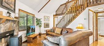 Carters Lake, Lakeside Cabin #8, includes free boat slip at the Marina