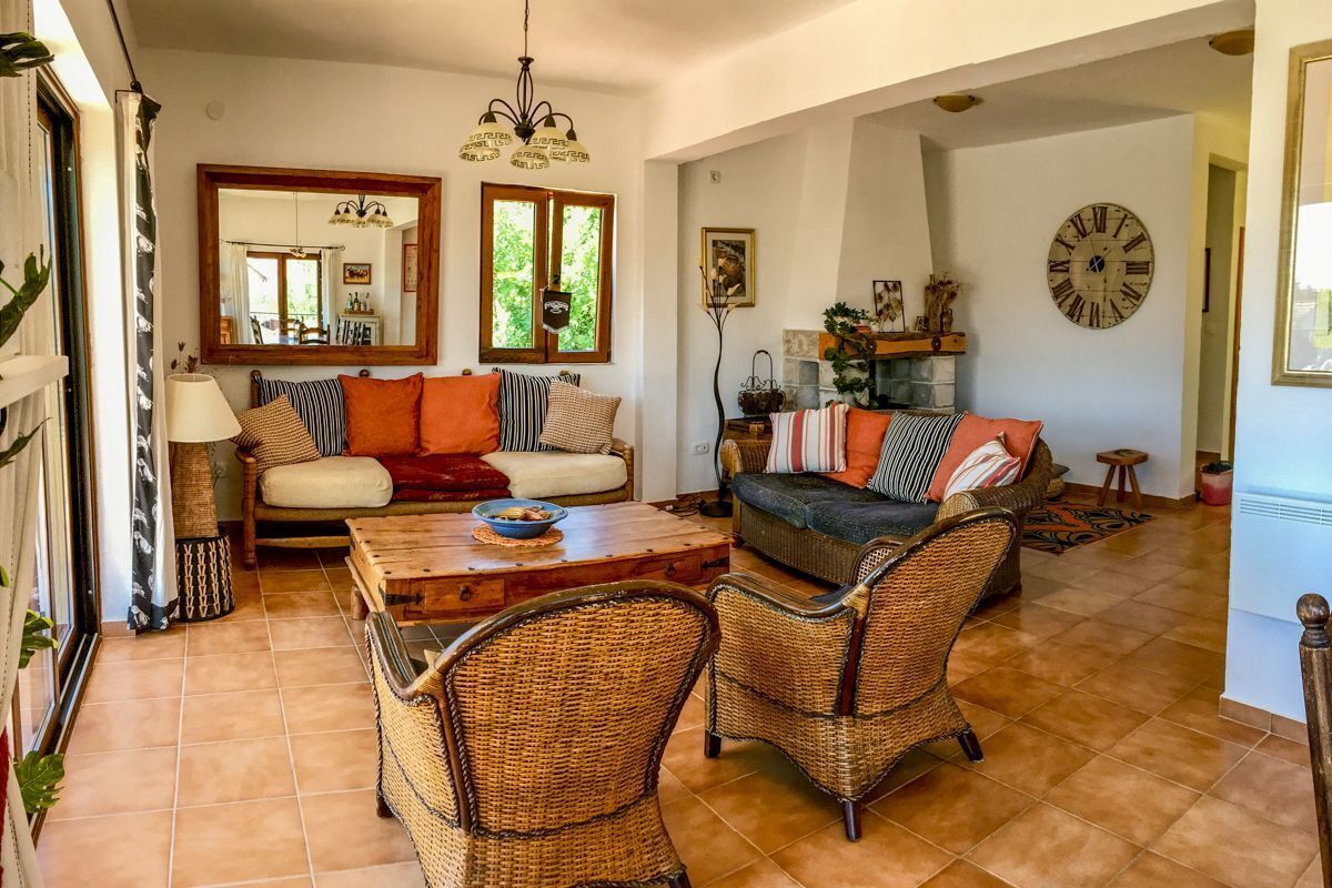 TV, fireplace, table tennis