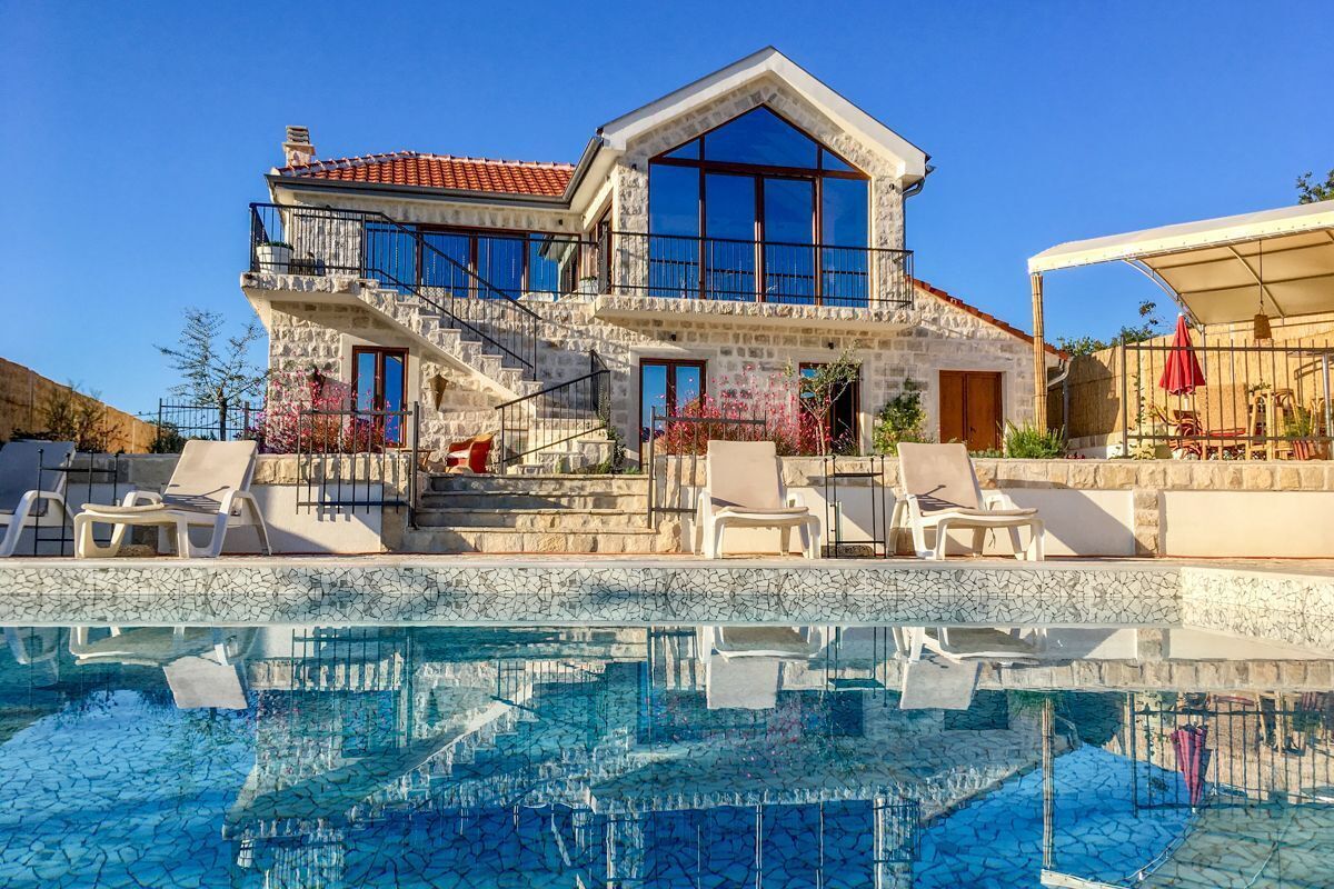 Infinity-Pool
