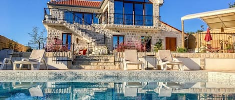 An infinity pool