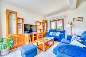 TV, DVD player - House near beach Nenufars with mountain views (Alcúdia)