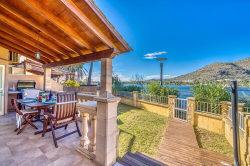 House near beach Nenufars with mountain views