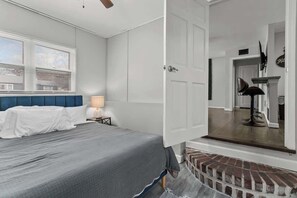 4 slaapkamers, een strijkplank/strijkijzer, reisbedje, wifi