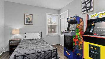 4 quartos, ferros/tábuas de passar roupa, berço de viagem, Wi-Fi