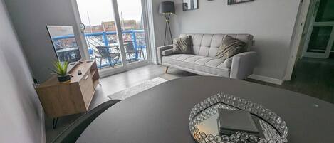 TV, Netflix, streaming services