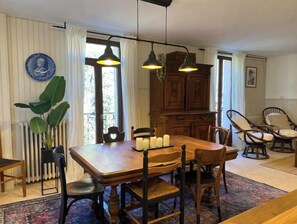 Dining - Short Walk to Gondola and Thermals! (Brides-les-Bains)