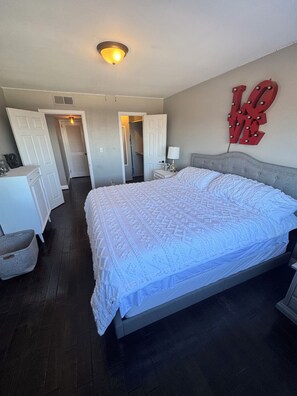 3 habitaciones, escritorio, wifi gratis y ropa de cama 